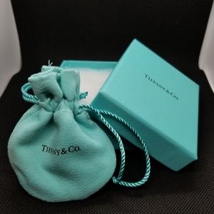 Tiffany & Co 18k necklace